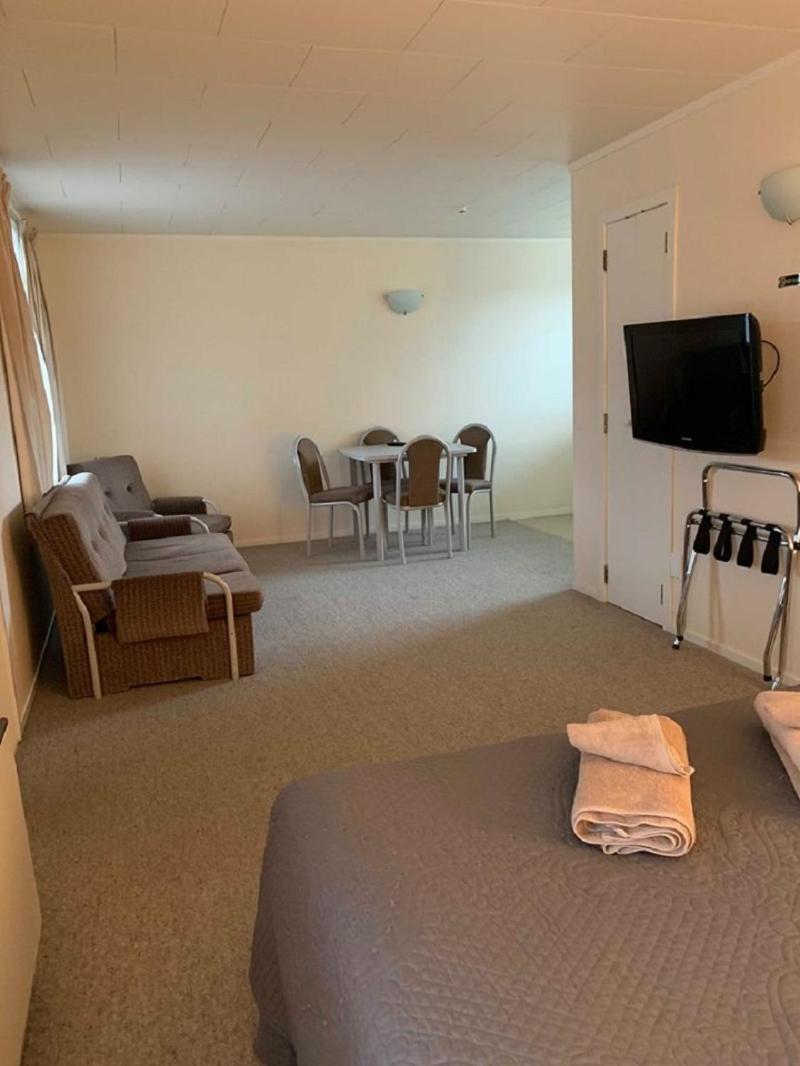 Waiouru Welcome Inn ภายนอก รูปภาพ